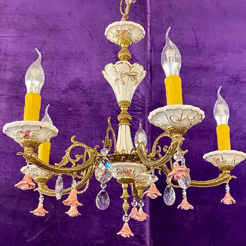 Chandeliers with Frosted Glass for a Softer Light DiffusionChandeliers with Frosted Glass for a Softer Light DiffusionVintage Capodimonte Chandelier with Gilt Brass Frame Chandeliers with Frosted Glass for a Softer Light DiffusionChandeliers with Frosted Glass for a Softer Light DiffusionVintage Capodimonte Chandelier with Gilt Brass Frame